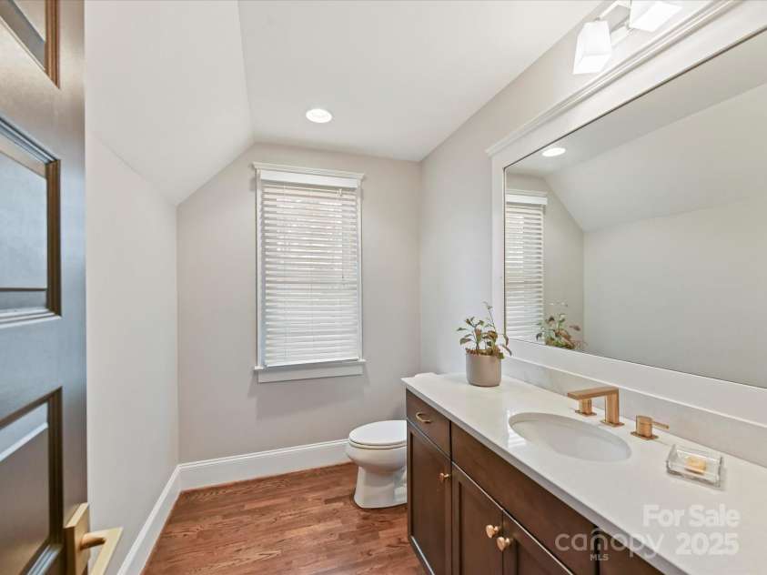 1716 Bay Street, Charlotte, NC 28204.  MLS# CAR4289594, YatesRealty ID 34826. Half Bath on 3rd level!