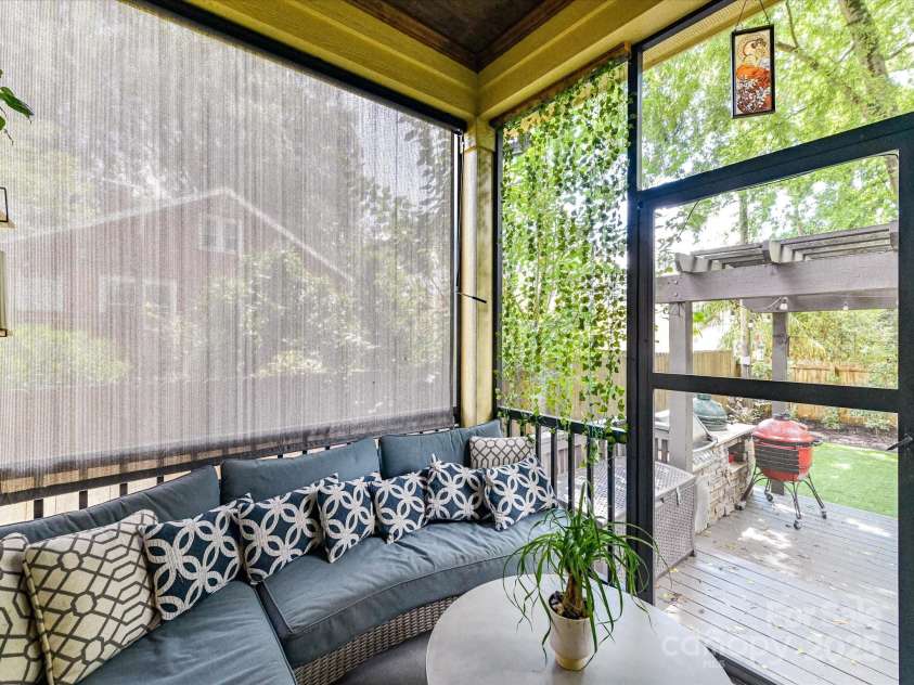 1716 Bay Street, Charlotte, NC 28204.  MLS# CAR4289594, YatesRealty ID 34826. Screened Porch!