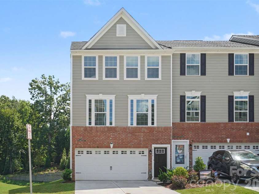2139 Autumn Cyprus Avenue, Gastonia, NC 28054.  MLS# CAR4420854, YatesRealty ID 34827. 