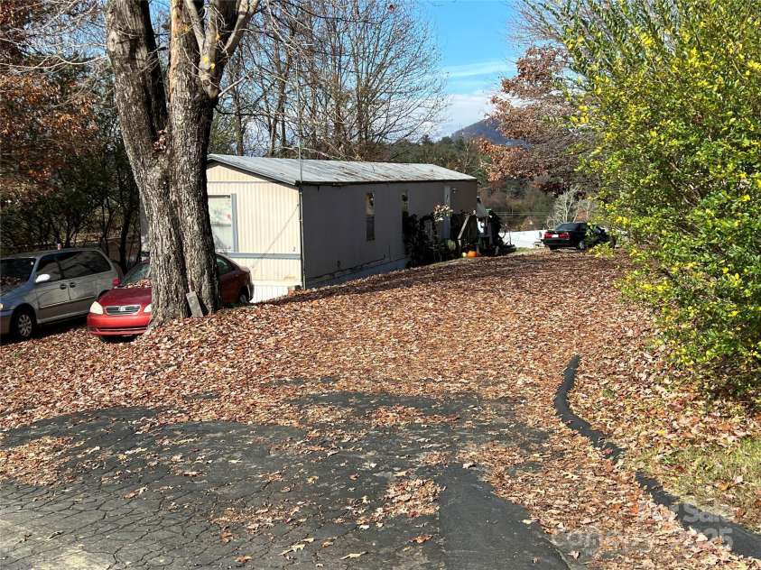 707 Duncan Hill Road, Hendersonville, NC 28792.  MLS# CAR4290954, YatesRealty ID 34827. 