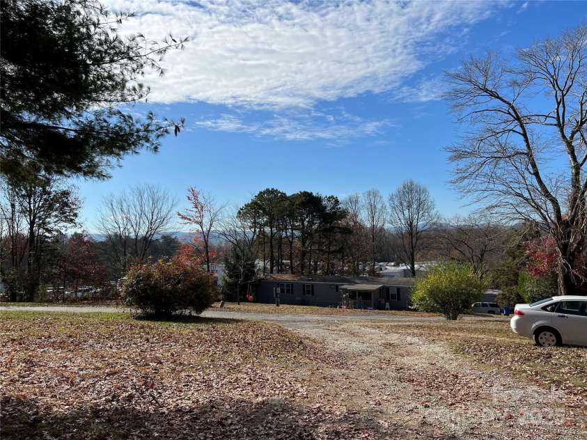 707 Duncan Hill Road, Hendersonville, NC 28792.  MLS# CAR4290954, YatesRealty ID 34827. 
