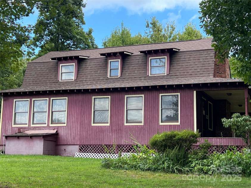 707 Duncan Hill Road, Hendersonville, NC 28792.  MLS# CAR4290954, YatesRealty ID 34827. 