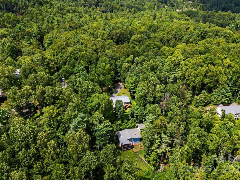 20 Ridgeview Road, Spruce Pine, NC 28777.  MLS# CAR4284519, YatesRealty ID 34828. 