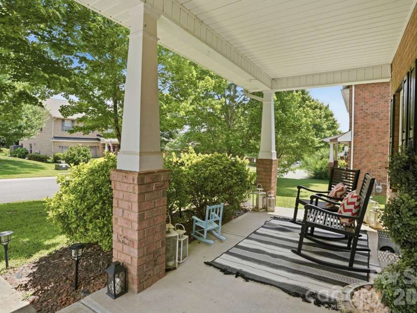 2509 Glyncastle Way, Gastonia, NC 28056.  MLS# CAR4399747, YatesRealty ID 34828. 