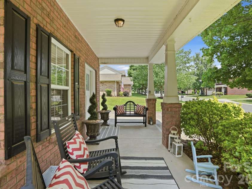 2509 Glyncastle Way, Gastonia, NC 28056.  MLS# CAR4399747, YatesRealty ID 34828. 