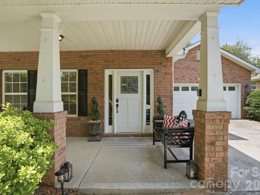 2509 Glyncastle Way, Gastonia, NC 28056.  MLS# CAR4399747, YatesRealty ID 34828. 