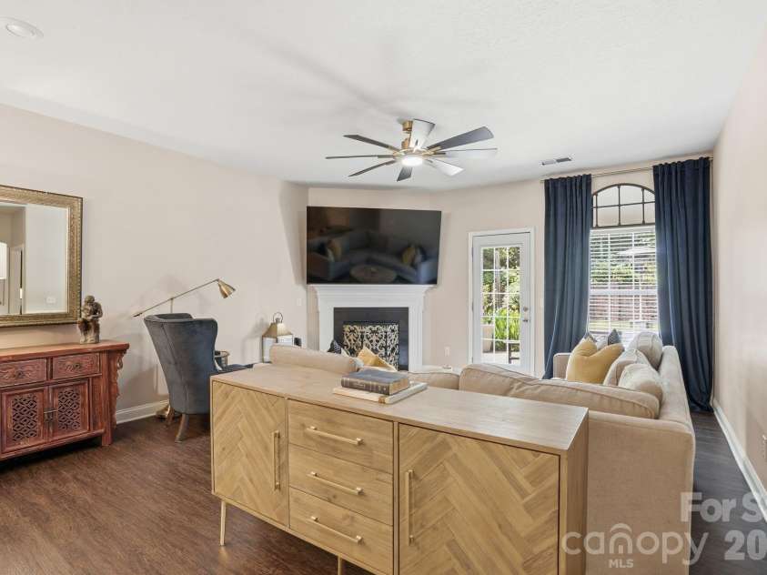2509 Glyncastle Way, Gastonia, NC 28056.  MLS# CAR4399747, YatesRealty ID 34828. 