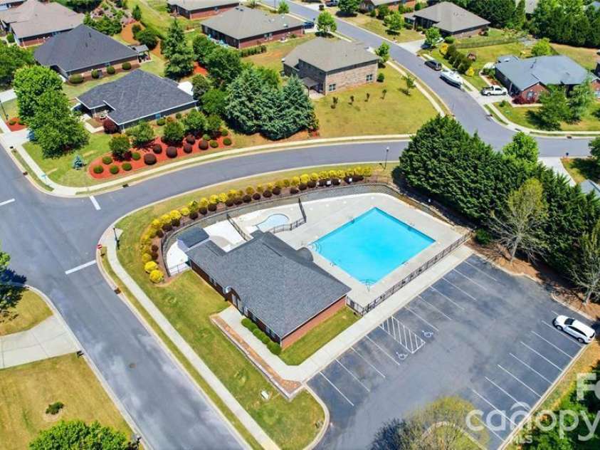 2509 Glyncastle Way, Gastonia, NC 28056.  MLS# CAR4399747, YatesRealty ID 34828. Community pool
