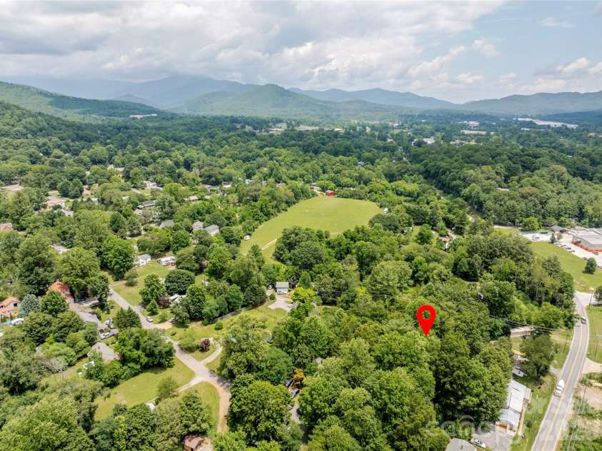 100 Stonewall Avenue, Swannanoa, NC 28778.  MLS# CAR4392544, YatesRealty ID 34829. 