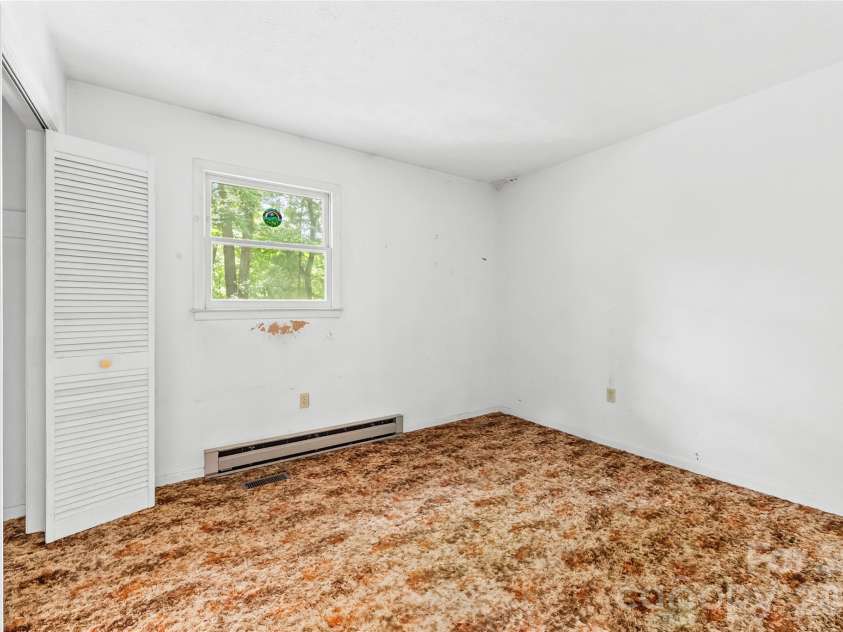 100 Stonewall Avenue, Swannanoa, NC 28778.  MLS# CAR4392544, YatesRealty ID 34829. 
