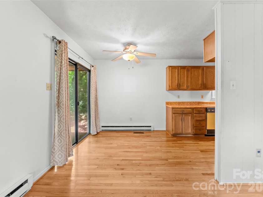 100 Stonewall Avenue, Swannanoa, NC 28778.  MLS# CAR4392544, YatesRealty ID 34829. 