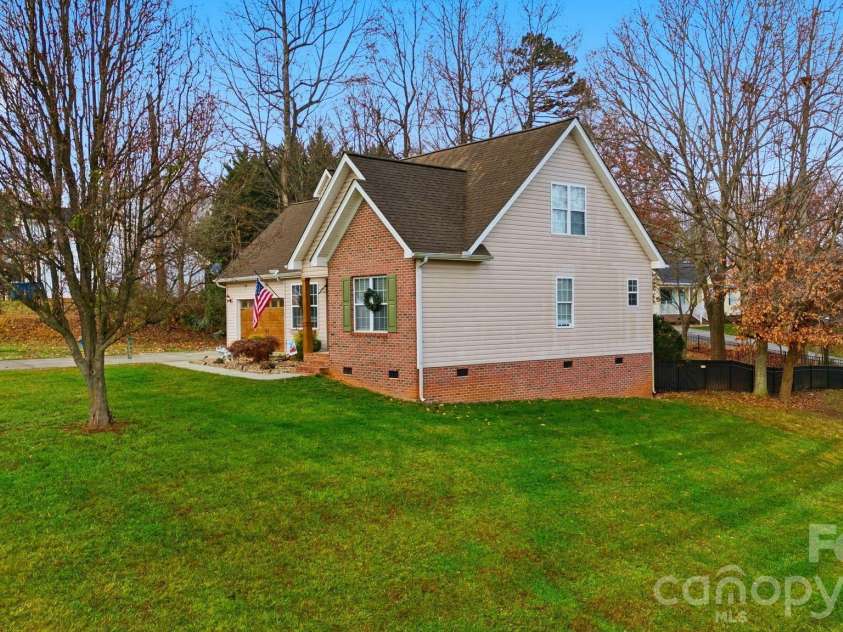 122 Valley Glen Drive, Troutman, NC 28166.  MLS# CAR4328688, YatesRealty ID 3483. 