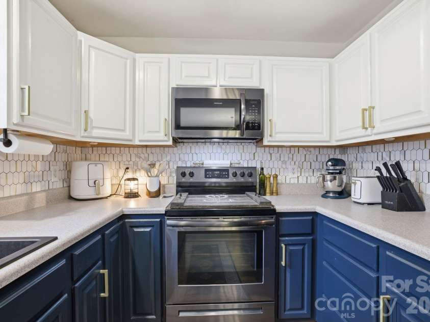122 Valley Glen Drive, Troutman, NC 28166.  MLS# CAR4328688, YatesRealty ID 3483. 