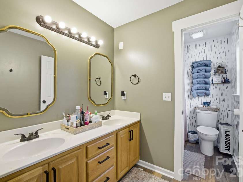 122 Valley Glen Drive, Troutman, NC 28166.  MLS# CAR4328688, YatesRealty ID 3483. 
