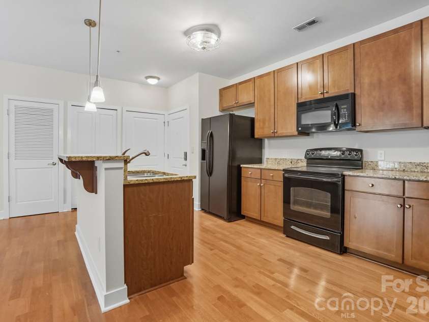 630 Calvert Street, Charlotte, NC 28208.  MLS# CAR4348817, YatesRealty ID 3483. 