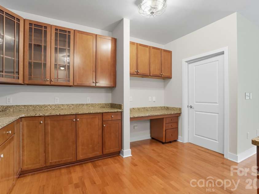 630 Calvert Street, Charlotte, NC 28208.  MLS# CAR4348817, YatesRealty ID 3483. 