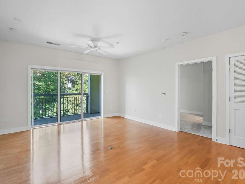 630 Calvert Street, Charlotte, NC 28208.  MLS# CAR4348817, YatesRealty ID 3483. 