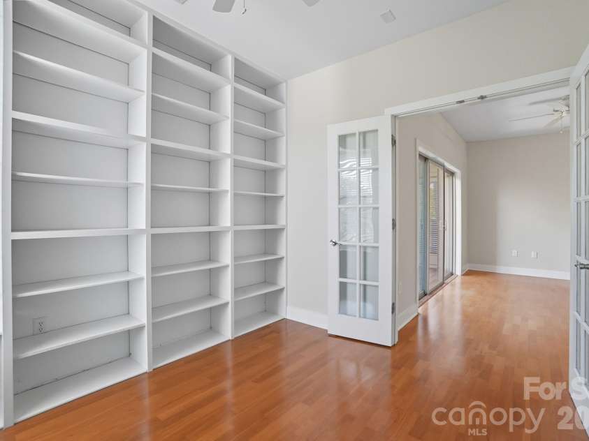 630 Calvert Street, Charlotte, NC 28208.  MLS# CAR4348817, YatesRealty ID 3483. 