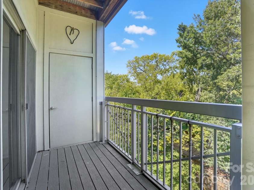 630 Calvert Street, Charlotte, NC 28208.  MLS# CAR4348817, YatesRealty ID 3483. 