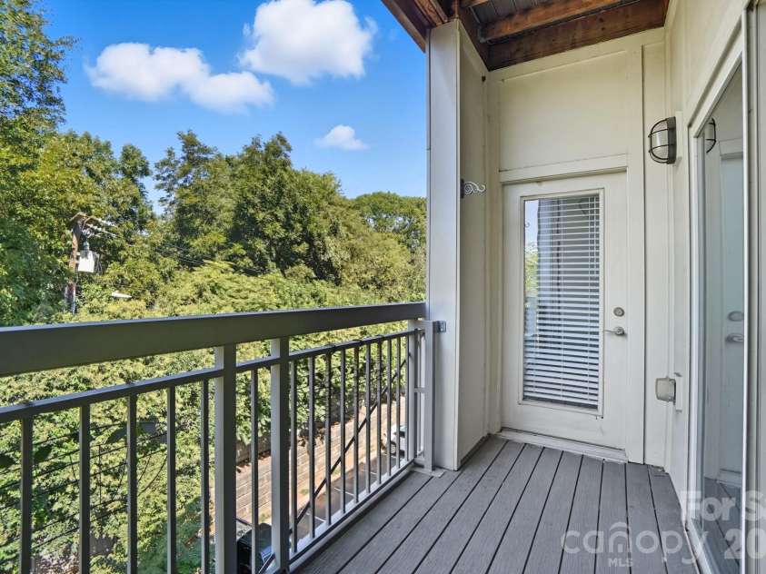 630 Calvert Street, Charlotte, NC 28208.  MLS# CAR4348817, YatesRealty ID 3483. 