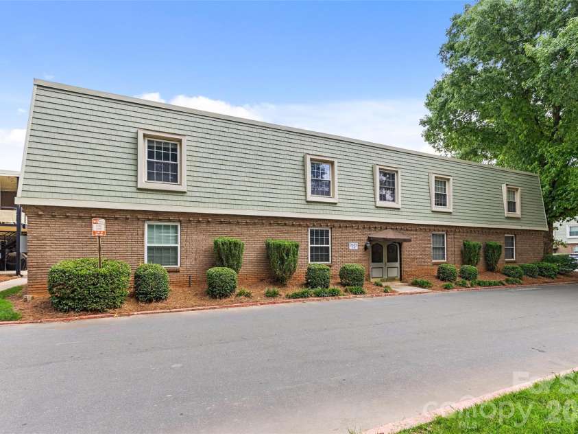 2632 Park Road, Charlotte, NC 28209.  MLS# CAR4389596, YatesRealty ID 34830. 