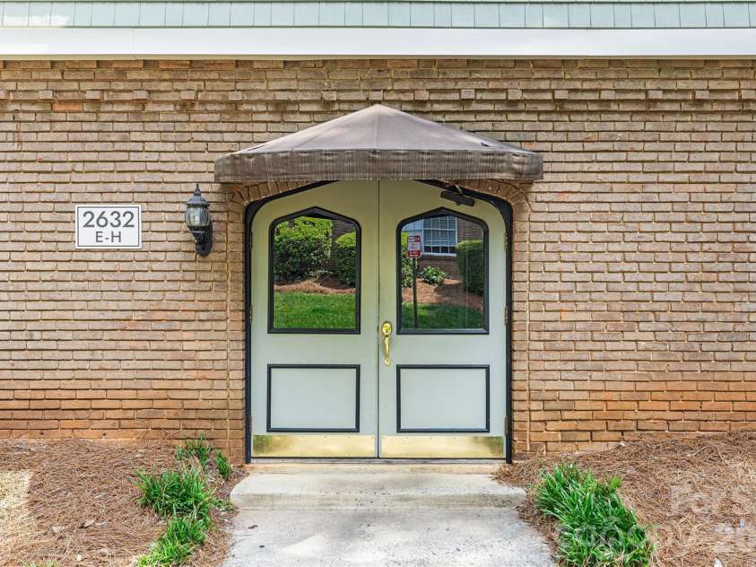 2632 Park Road, Charlotte, NC 28209.  MLS# CAR4389596, YatesRealty ID 34830. 