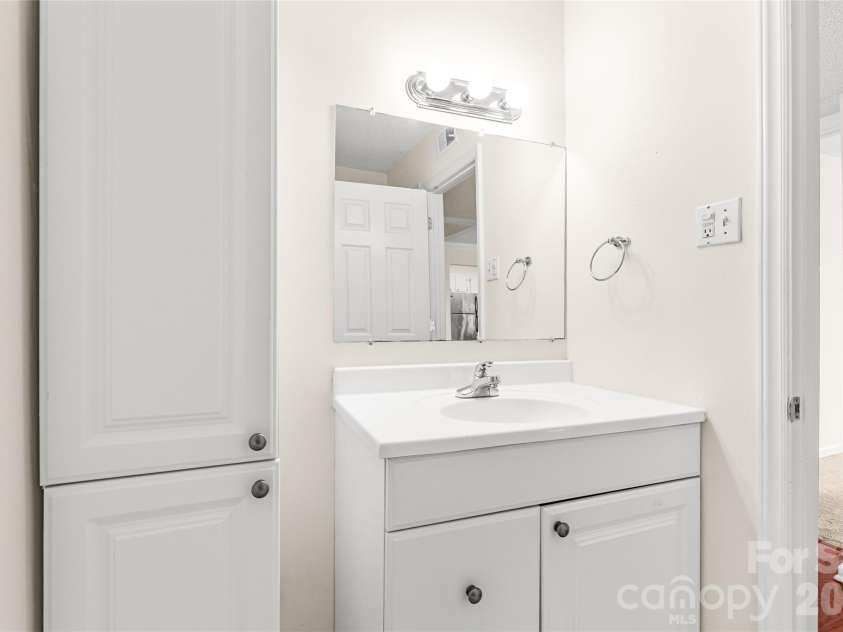 2632 Park Road, Charlotte, NC 28209.  MLS# CAR4389596, YatesRealty ID 34830. 