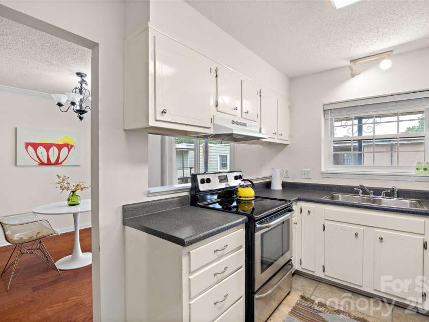 2632 Park Road, Charlotte, NC 28209.  MLS# CAR4389596, YatesRealty ID 34830. 