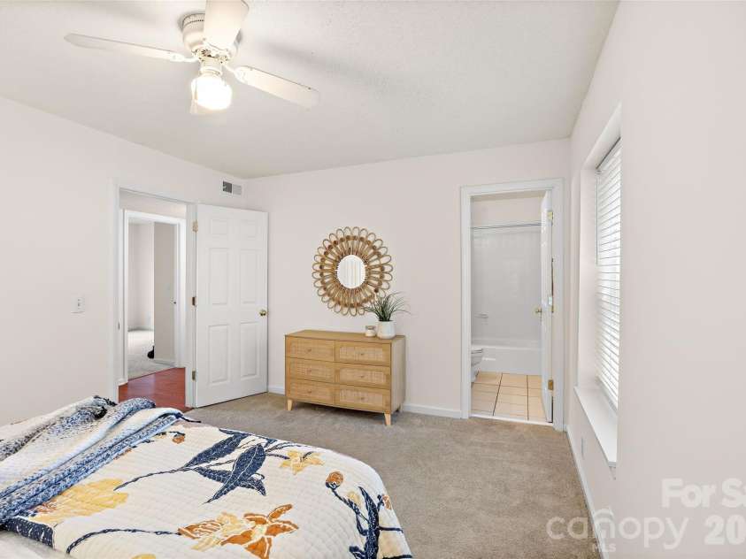 2632 Park Road, Charlotte, NC 28209.  MLS# CAR4389596, YatesRealty ID 34830. 