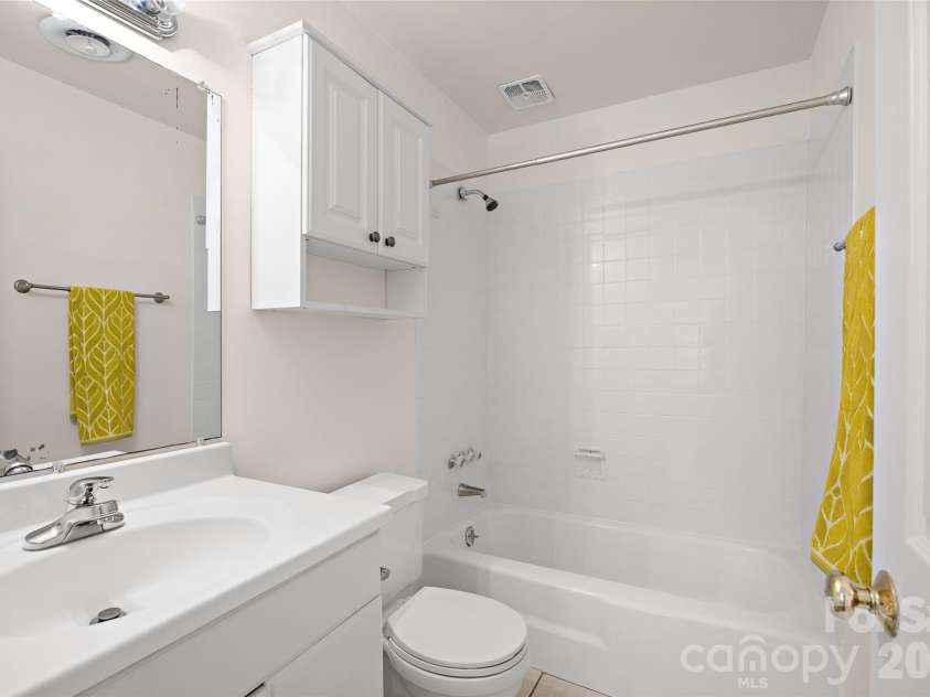 2632 Park Road, Charlotte, NC 28209.  MLS# CAR4389596, YatesRealty ID 34830. 