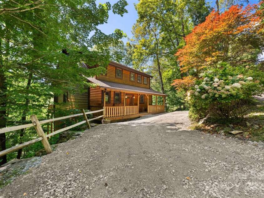 809 Thorncliff Drive, Seven Devils, NC 29604.  MLS# CAR4296255, YatesRealty ID 34830. 