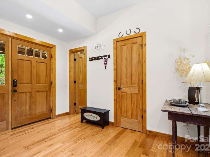 809 Thorncliff Drive, Seven Devils, NC 29604.  MLS# CAR4296255, YatesRealty ID 34830. 
