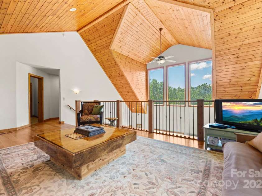 809 Thorncliff Drive, Seven Devils, NC 29604.  MLS# CAR4296255, YatesRealty ID 34830. 