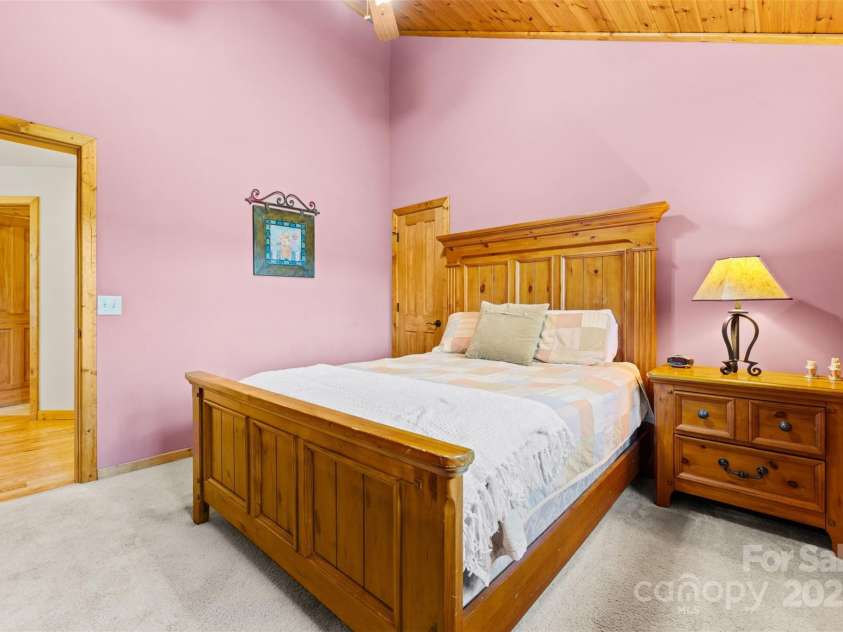 809 Thorncliff Drive, Seven Devils, NC 29604.  MLS# CAR4296255, YatesRealty ID 34830. 