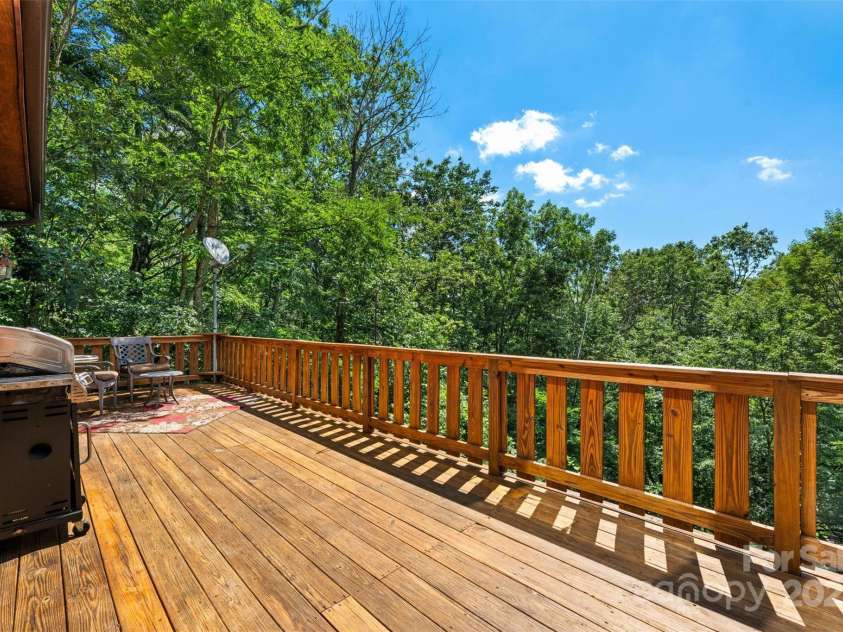 809 Thorncliff Drive, Seven Devils, NC 29604.  MLS# CAR4296255, YatesRealty ID 34830. 