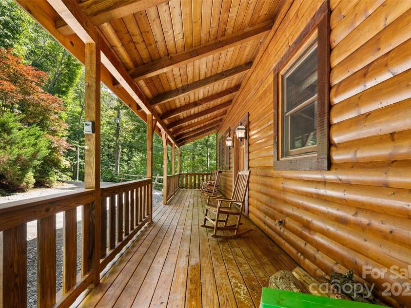 809 Thorncliff Drive, Seven Devils, NC 29604.  MLS# CAR4296255, YatesRealty ID 34830. 