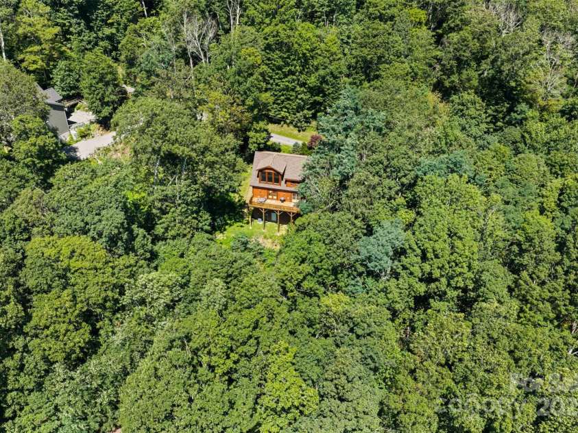 809 Thorncliff Drive, Seven Devils, NC 29604.  MLS# CAR4296255, YatesRealty ID 34830. 