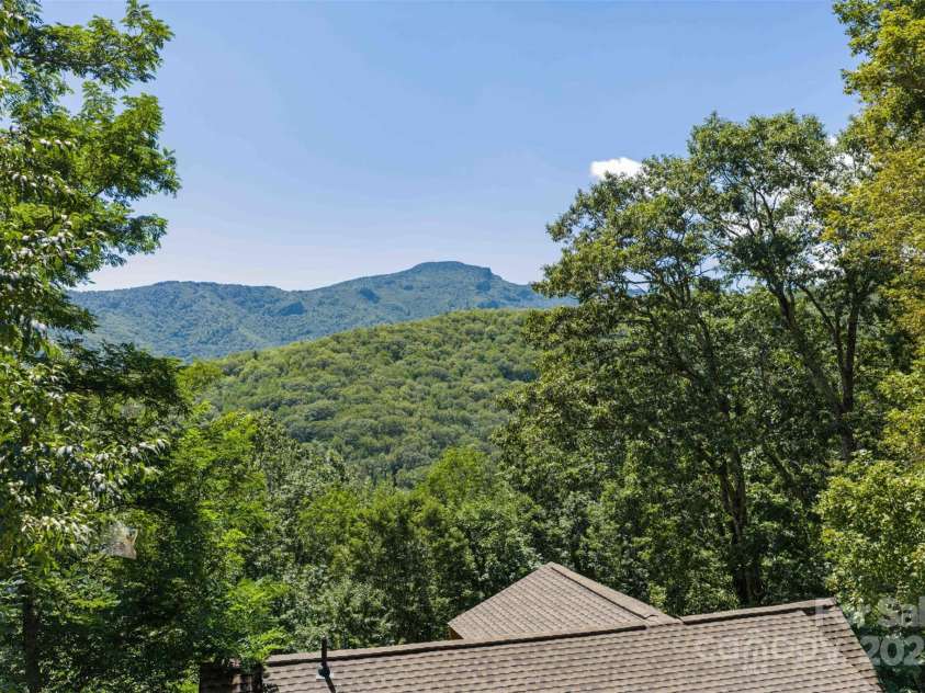 809 Thorncliff Drive, Seven Devils, NC 29604.  MLS# CAR4296255, YatesRealty ID 34830. 