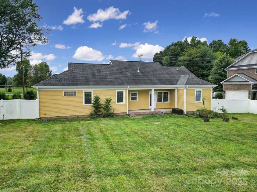 5412 Wilgrove Mint Hill Road, Mint Hill, NC 28227.  MLS# CAR4291365, YatesRealty ID 34831. 