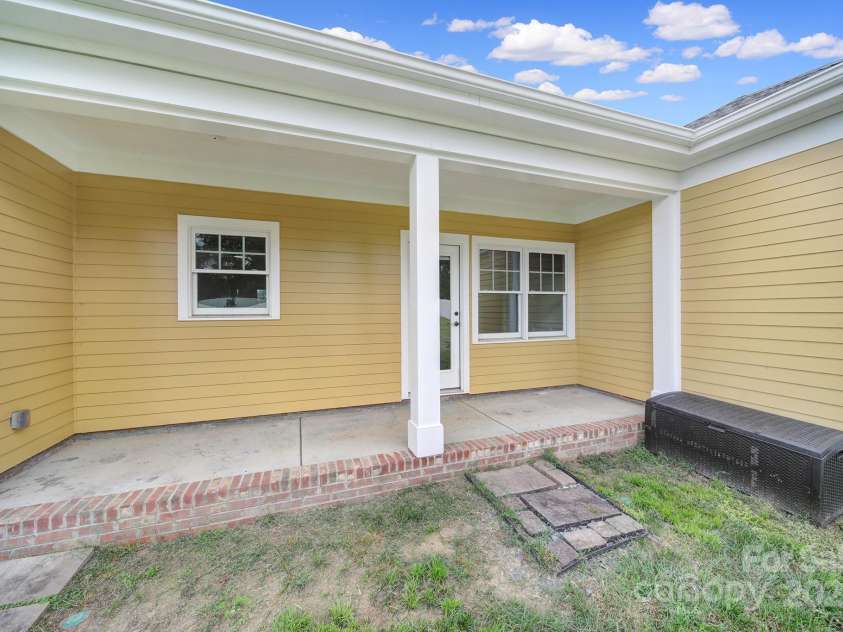 5412 Wilgrove Mint Hill Road, Mint Hill, NC 28227.  MLS# CAR4291365, YatesRealty ID 34831. 