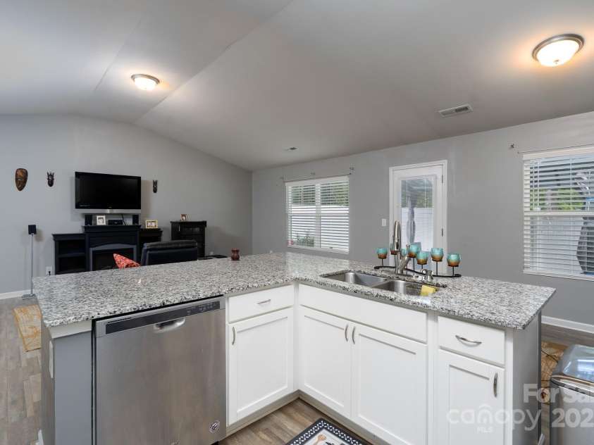 1219 Amberlight Circle, Salisbury, NC 28144.  MLS# CAR4295292, YatesRealty ID 34832. 