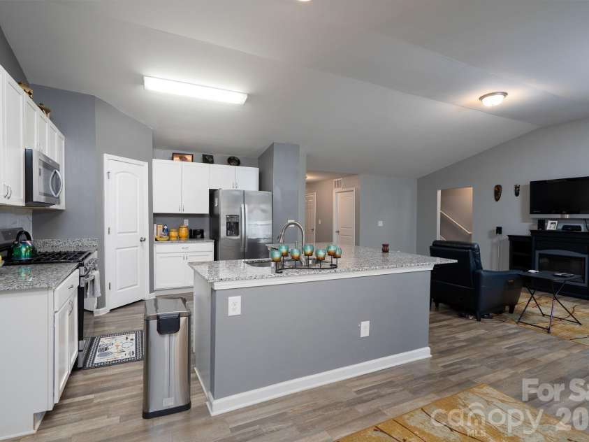 1219 Amberlight Circle, Salisbury, NC 28144.  MLS# CAR4295292, YatesRealty ID 34832. 