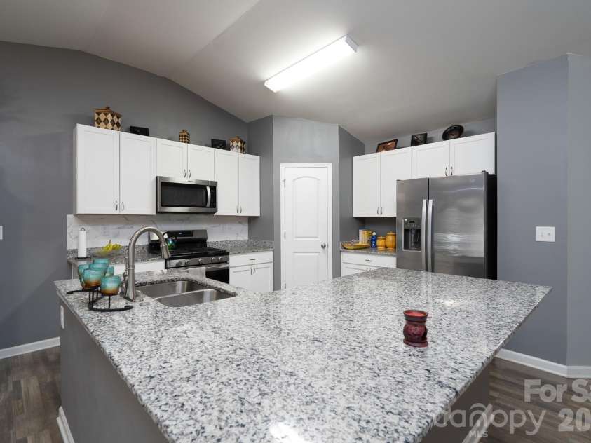 1219 Amberlight Circle, Salisbury, NC 28144.  MLS# CAR4295292, YatesRealty ID 34832. 