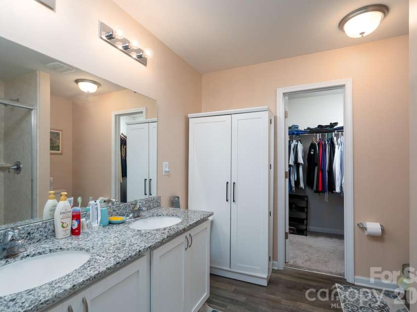 1219 Amberlight Circle, Salisbury, NC 28144.  MLS# CAR4295292, YatesRealty ID 34832. 