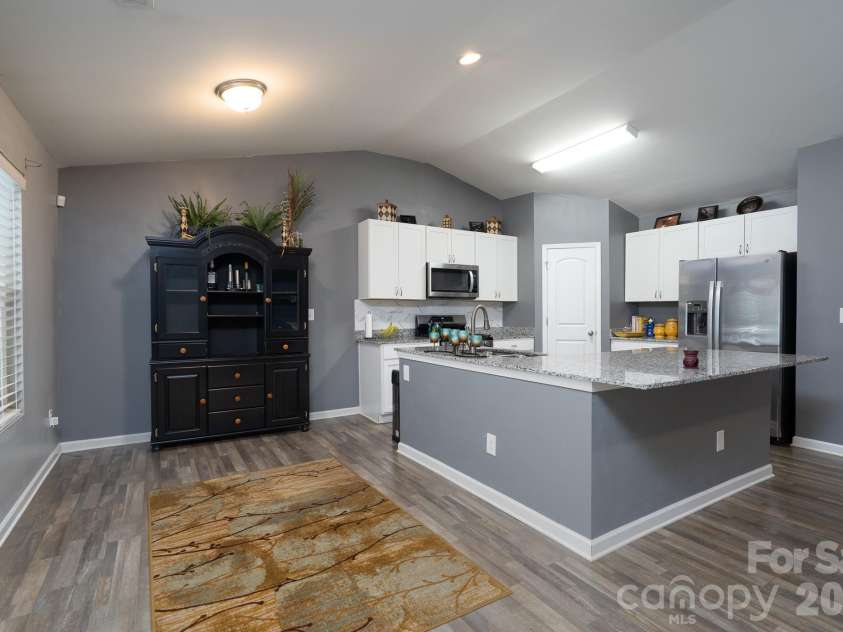 1219 Amberlight Circle, Salisbury, NC 28144.  MLS# CAR4295292, YatesRealty ID 34832. Dining area