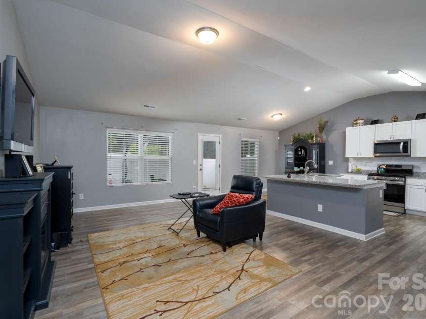 1219 Amberlight Circle, Salisbury, NC 28144.  MLS# CAR4295292, YatesRealty ID 34832. Open floorplan