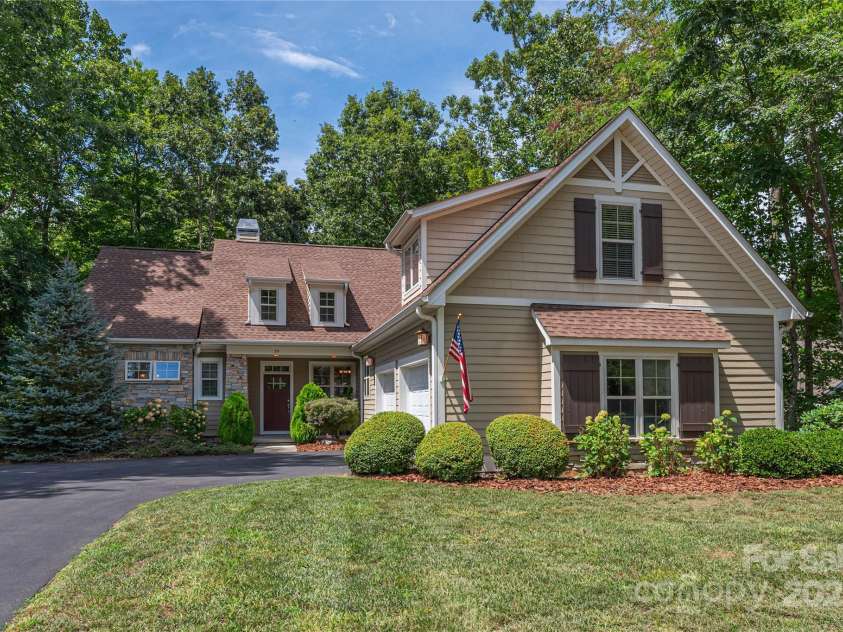 35 Sparkle Dun Drive, Biltmore Lake, NC 28715.  MLS# CAR4291424, YatesRealty ID 34833. 