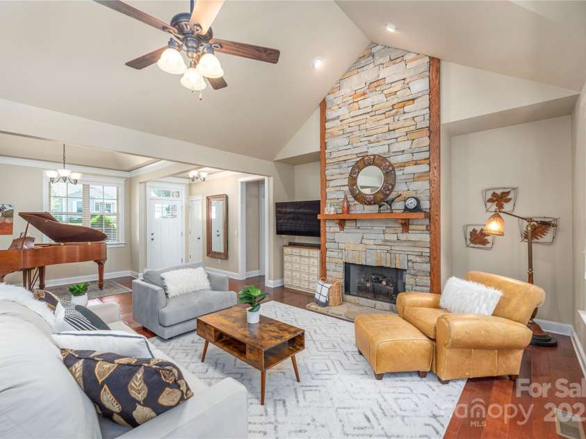 35 Sparkle Dun Drive, Biltmore Lake, NC 28715.  MLS# CAR4291424, YatesRealty ID 34833. 