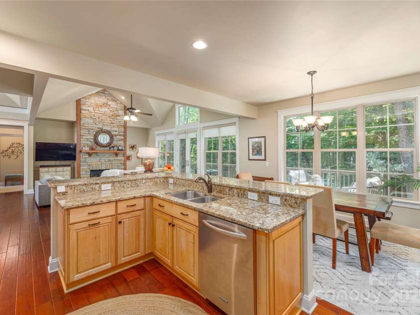 35 Sparkle Dun Drive, Biltmore Lake, NC 28715.  MLS# CAR4291424, YatesRealty ID 34833. 