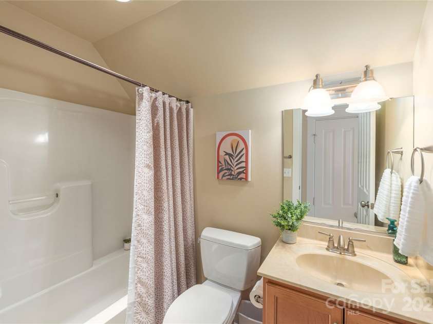35 Sparkle Dun Drive, Biltmore Lake, NC 28715.  MLS# CAR4291424, YatesRealty ID 34833. 